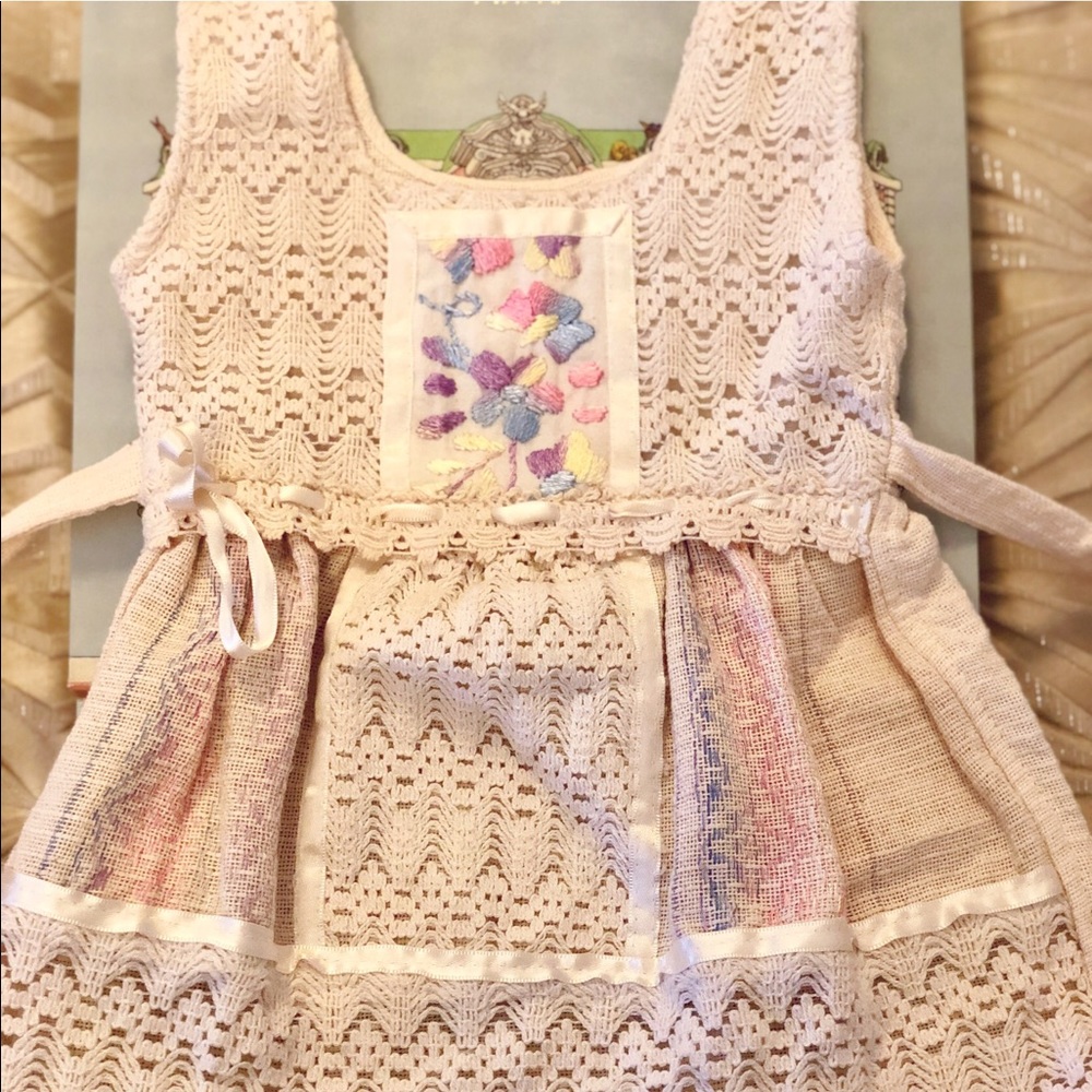 Embroidery dress